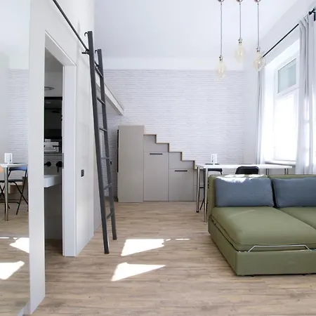 Standard By Hi5 - Gellert Area