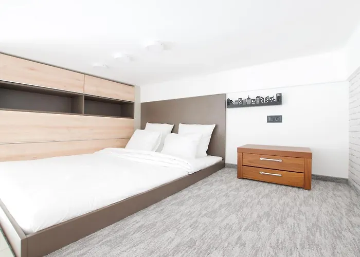 Standard By Hi5 - Gellert Area Apartment