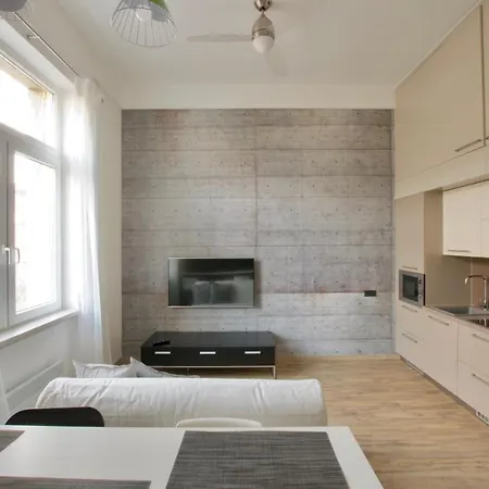 Standard By Hi5 - Gellert Area * Budapeste